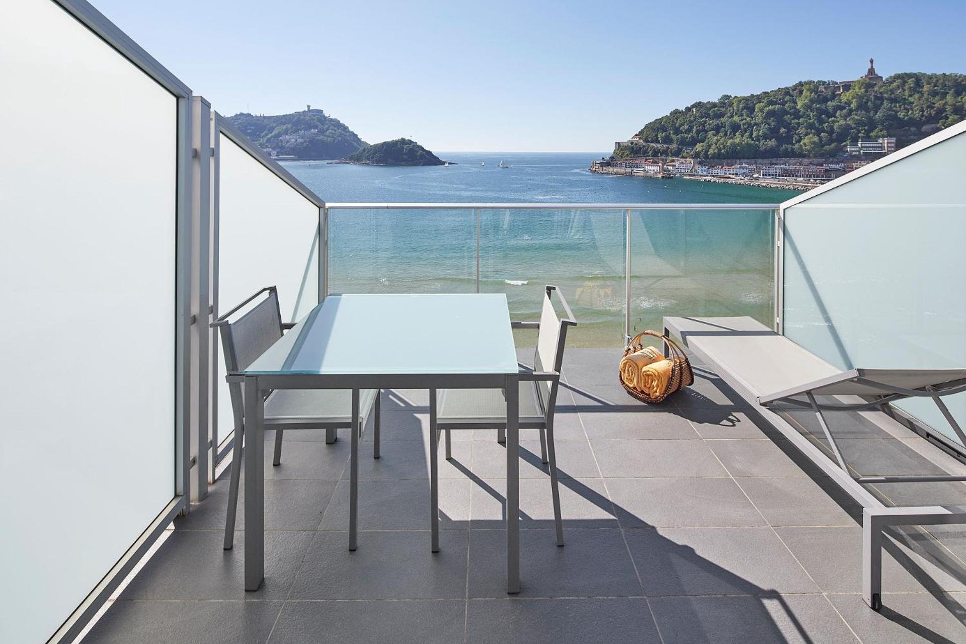 Hébergement Mansardé avec Terrasse - Vue sur Mer