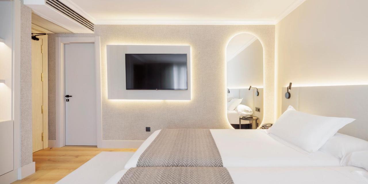 Chambre Triple (2 Adultes & 1 Enfant)